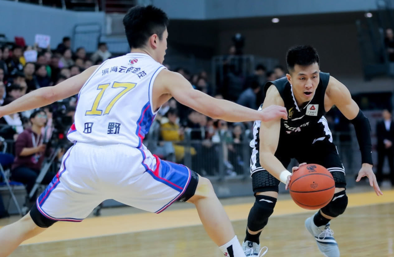 辽宁队逆转青岛队，利拉德扛起全队