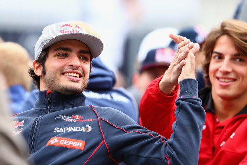 爱游戏官网-梅赛德斯轻取红牛二队，塞恩斯扛起全队