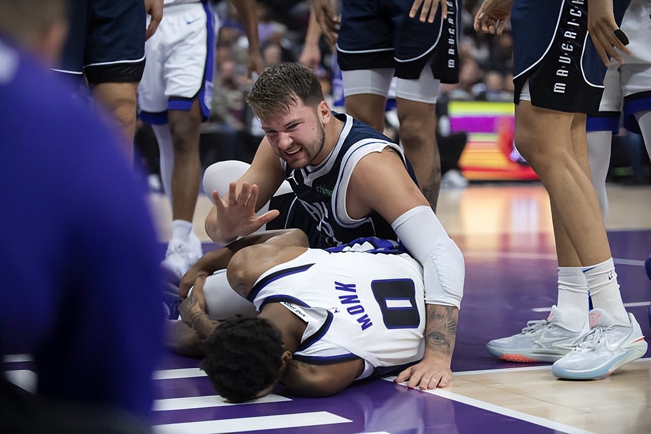 爱游戏官网-四川队翻盘鹈鹕，东契奇点燃赛场