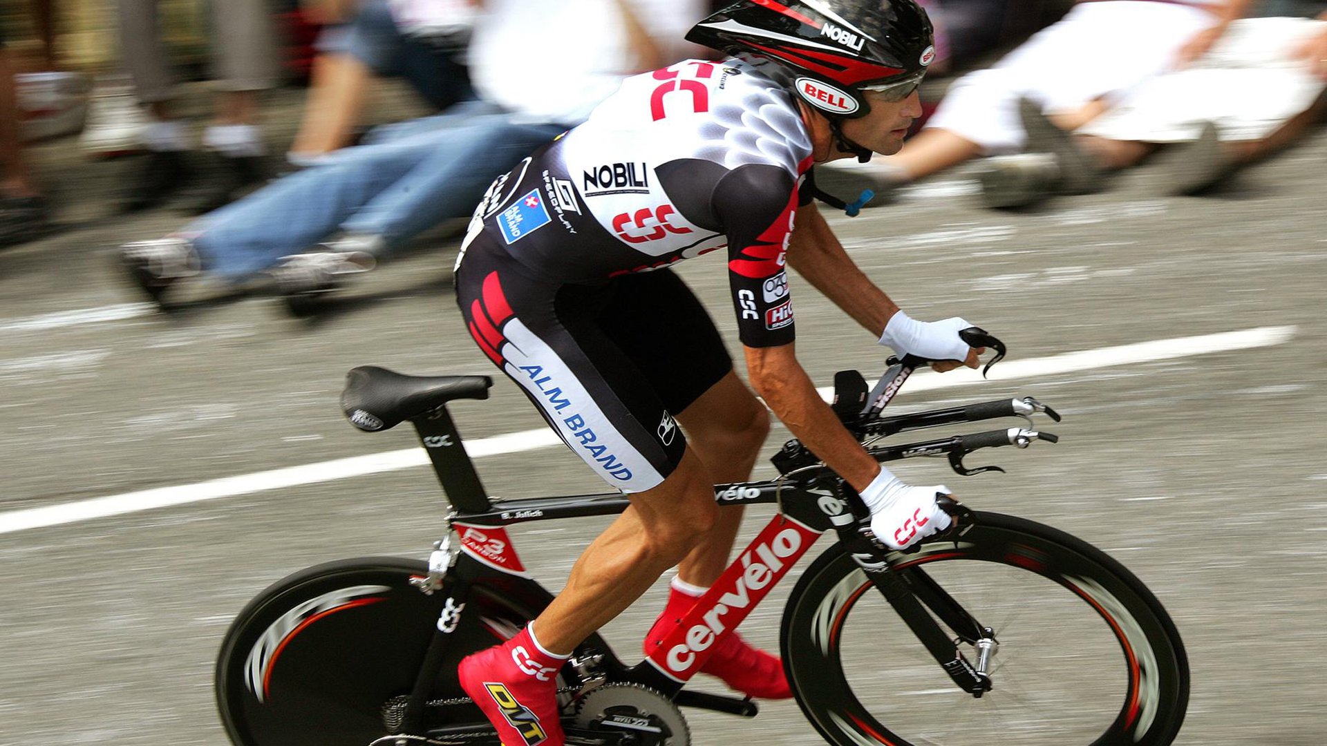 F1新赛季揭幕战焦点战,上海队完胜独行侠